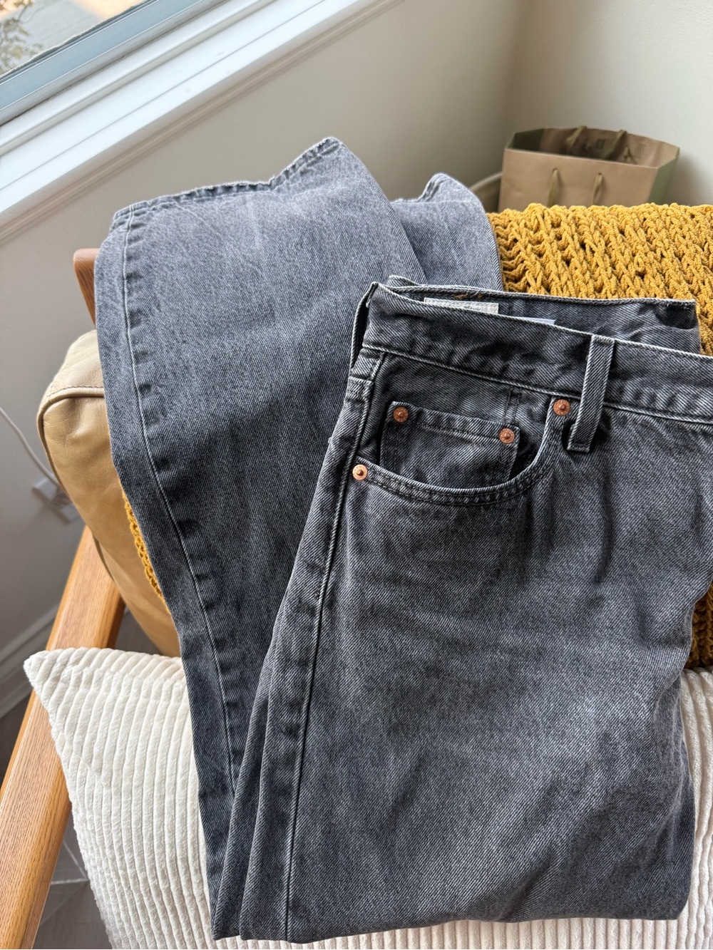 Classic Blackwashed Levi Jeans